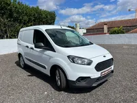 Ford-Transit Courier detalhes 1