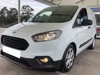 Ford-Transit Courier detalhes 2