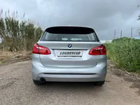 BMW-216 Active Tourer detalhes 2