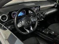 Mercedes-Benz-A 180 detalhes 2