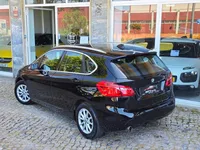 BMW-216 Active Tourer detalhes 1