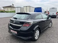 Opel-Astra GTC detalhes 2