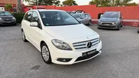 Mercedes-Benz-B 180 detalhes 1