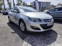 Opel-Astra Sports Tourer detalhes 1