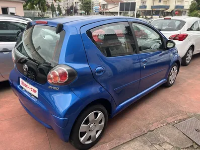 Small Image 1