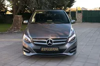 Mercedes-Benz-B 180 detalhes 1