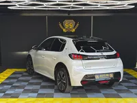 Peugeot-E-208 detalhes 2