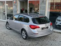 Opel-Astra Sports Tourer detalhes 1