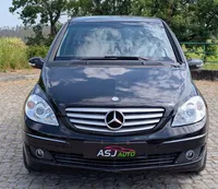 Mercedes-Benz-B 180 detalhes 2