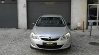 Opel-Astra Sports Tourer detalhes 1