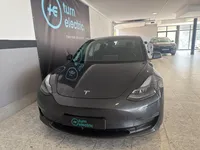 Tesla-Model 3 detalhes 2