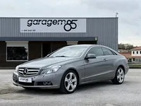 Mercedes-Benz-E 220 Imagem Principal
