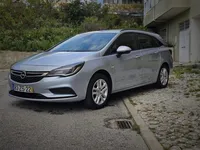 Opel-Astra Sports Tourer detalhes 2