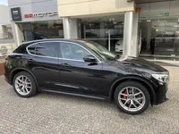 Alfa Romeo-Stelvio detalhes 2