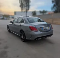 Mercedes-Benz-C 180 detalhes 2