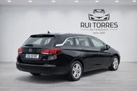 Opel-Astra Sports Tourer detalhes 1