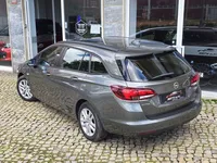 Opel-Astra Sports Tourer detalhes 1