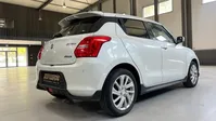 Suzuki-Swift detalhes 1