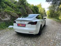 Tesla-Model 3 detalhes 2