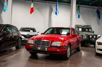 Mercedes-Benz-C 180 Imagem Principal