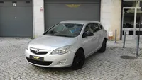 Opel-Astra Sports Tourer detalhes 2