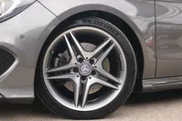 Mercedes-Benz-CLA 220 detalhes 2