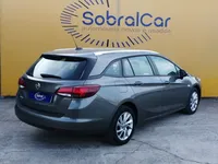 Opel-Astra Sports Tourer detalhes 2
