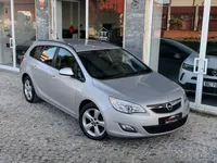 Opel-Astra Sports Tourer detalhes 2