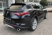 Alfa Romeo-Stelvio detalhes 1