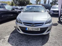 Opel-Astra Sports Tourer detalhes 2