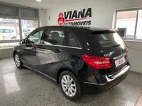 Mercedes-Benz-B 180 detalhes 1