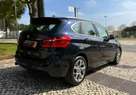 BMW-218 Active Tourer detalhes 2