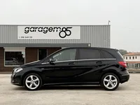 Mercedes-Benz-B 180 detalhes 1