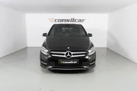 Mercedes-Benz-B 180 detalhes 1