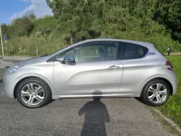 Peugeot-208 detalhes 2