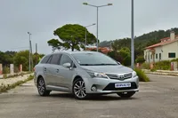 Toyota-Avensis SW detalhes 1