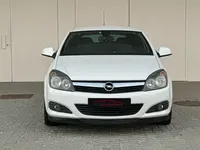Opel-Astra GTC detalhes 1