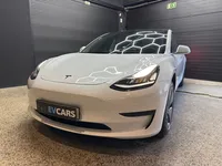 Tesla-Model 3 detalhes 2