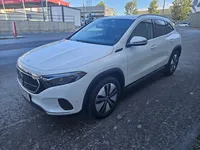 Mercedes-Benz-EQA detalhes 2
