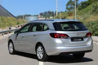 Opel-Astra Sports Tourer detalhes 1