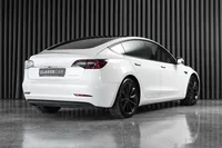 Tesla-Model 3 detalhes 2