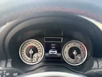 Mercedes-Benz-A 220 detalhes 1