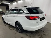 Opel-Astra Sports Tourer detalhes 2