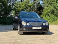 Mercedes-Benz-E 220 detalhes 1