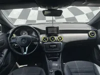 Mercedes-Benz-A 180 detalhes 2