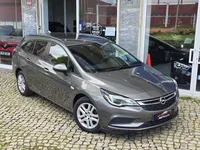 Opel-Astra Sports Tourer detalhes 2