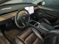 Tesla-Model 3 detalhes 2