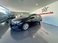 Opel-Astra Sports Tourer detalhes 1