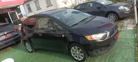 Mitsubishi-Colt detalhes 1