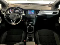 Opel-Astra Sports Tourer detalhes 2